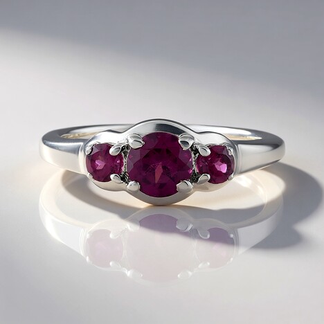 Anello in argento con Granato Magenta