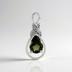 Ciondolo in argento con Moldavite