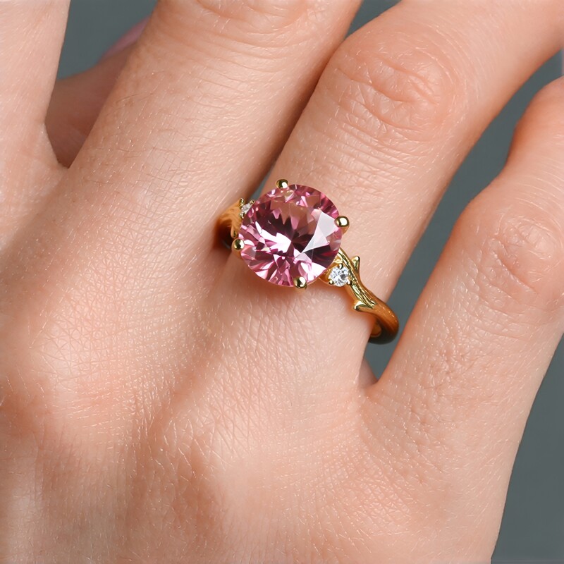 Anillo en oro con Turmalina neón del Congo (Smithsonian)