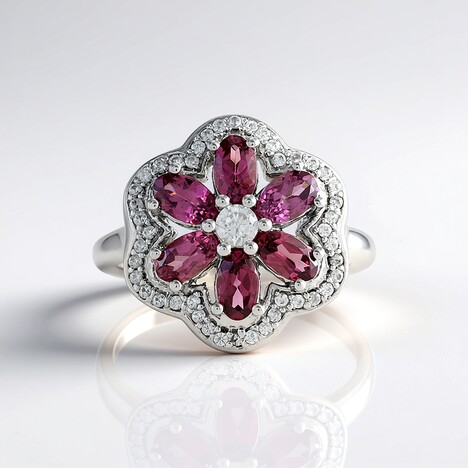 Anello in argento con Granato Malaya