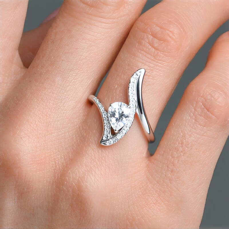 Zircon Silver Ring (de Melo)