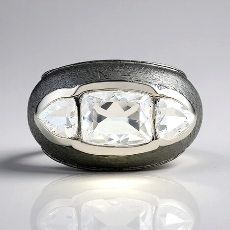 Anello in argento con Topazio Bianco