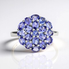 Anello in argento con Tanzanite