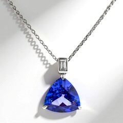 Collana in oro con Tanzanite AAA
