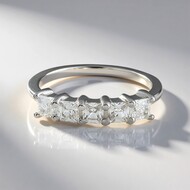 Anillo en plata con Zircón
