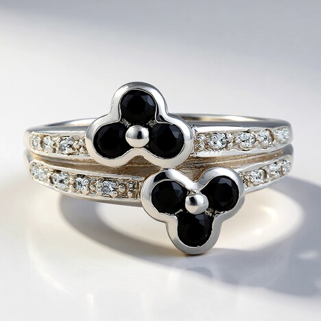 Anello in argento con Spinello Nero
