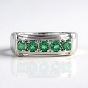 Anello in argento con Apatite Verde