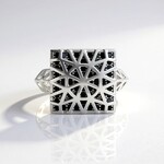 Anello in argento con Spinello Nero