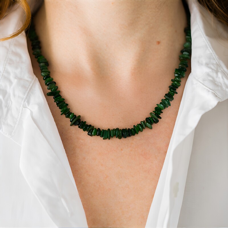 Nephrit-Silberhalskette