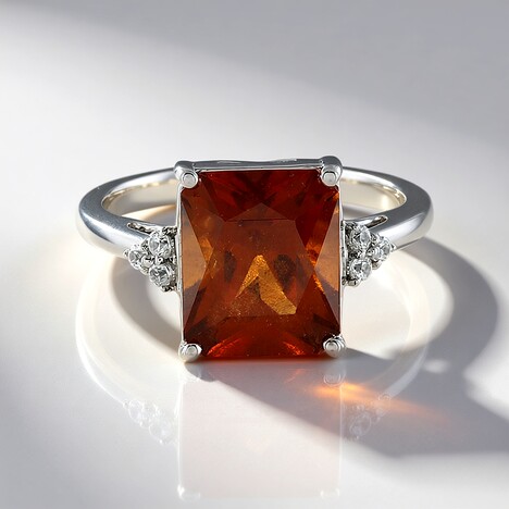 Anello in oro con Granato Essonite