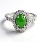 Anello in argento con Crisoprasio Imperiale