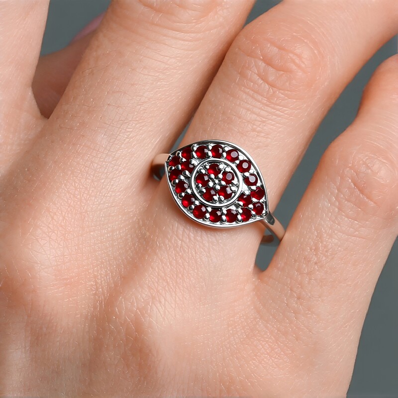 Anillo en plata con Rubí de Tanzania (Adela Silber)