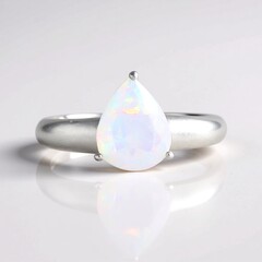 Anello in argento con Opale di Welo (de Melo Essence)