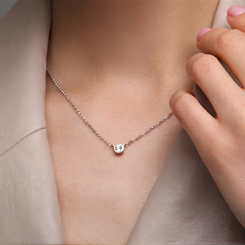 18K VVS2 (G) Diamond Gold Pendant (Annette)