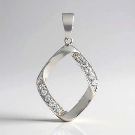 Ciondolo in argento con Diamante