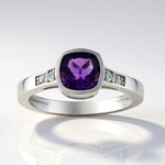 Anello in argento con Ametista Siberiana