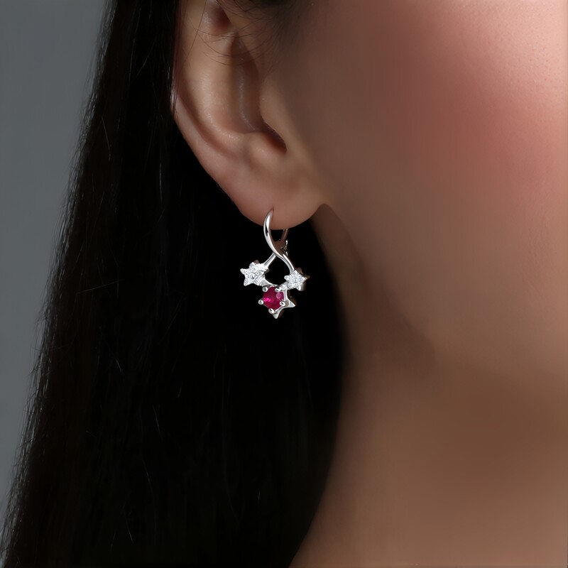 Madagaskar-Rubin-Silberohrringe