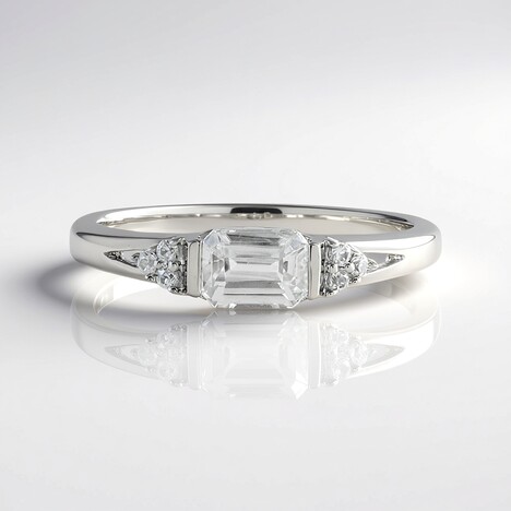 Anello in argento con Zircone