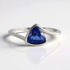 Anello in argento con Cianite del Nepal