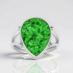Anello in argento con Uvarovite (Bali Barong)