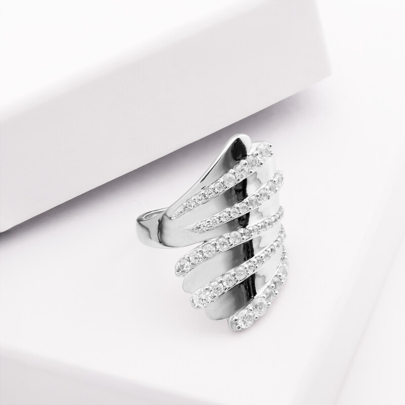 Anillo en plata con Zircón