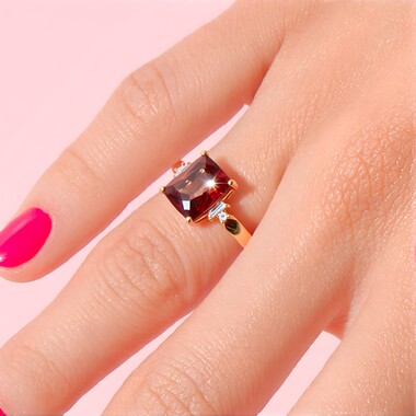 Anillo en oro con Fluorita roja (CIRARI)