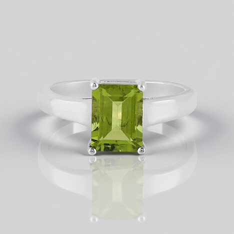 Anello in argento con Peridoto