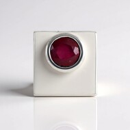 Colgante en plata con Rubí de Madagascar (MONOSONO COLLECTION)