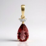 Ciondolo in oro con Apatite Rossa