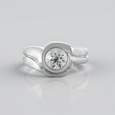 Anillo en plata con Zircón