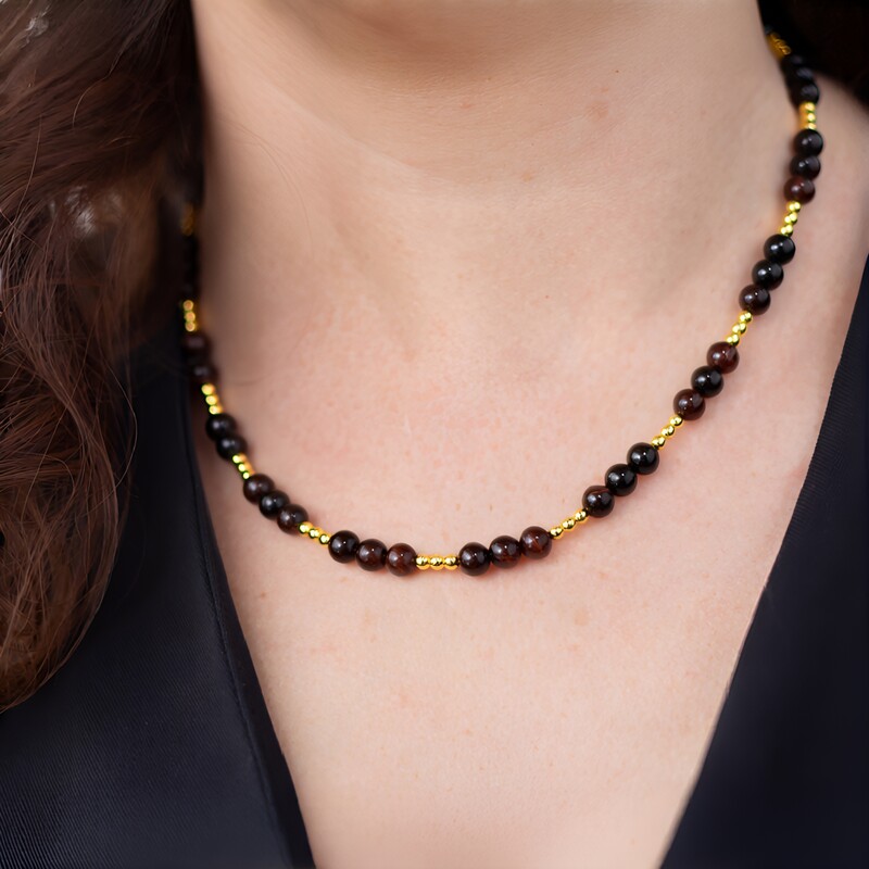 Rotes Tigerauge-Stahlhalsreif (Riya)