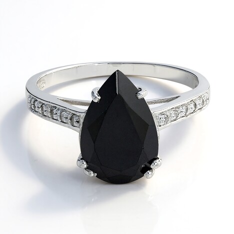 Anello in argento con Spinello Nero
