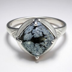 Anello in argento con Ossidiana Fiocco di Neve