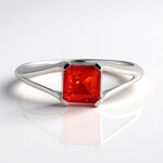 Anello in argento con Opale Rosso dell'Etiopia