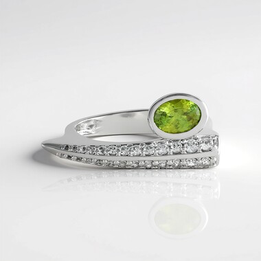 Sphene Silver Ring (de Melo Essence)
