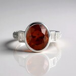 Anello in argento con Granato Essonite (Adela Silber)