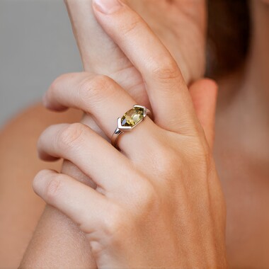 Anillo en plata con Tanzanita amarilla sin calentar