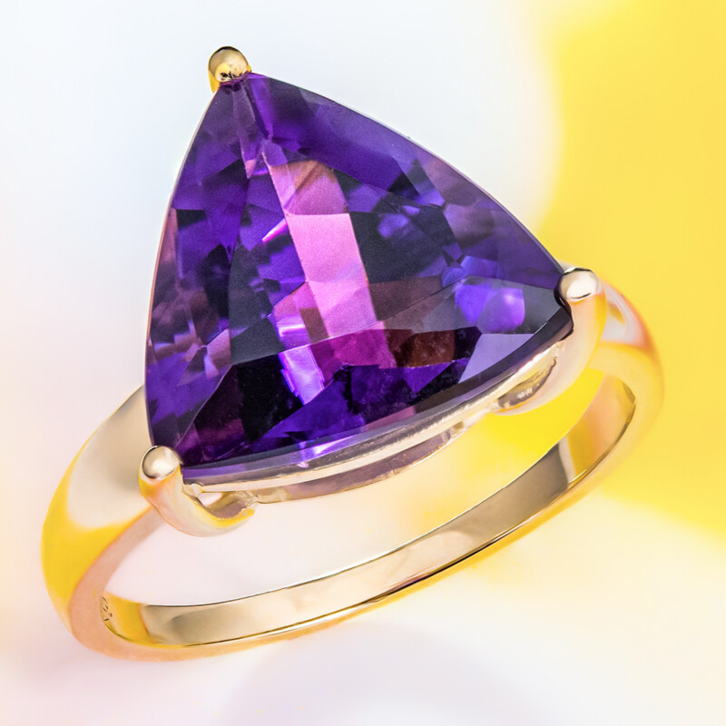 Anillo en oro con Amatista de Uruguay