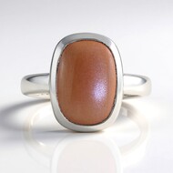 Zilveren ring met een Perzik Maansteen