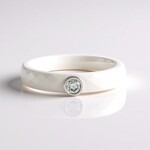 Anello in ceramica con Diamante blu cielo SI2