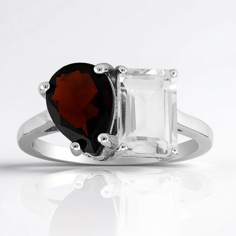 Anello in argento con Granato