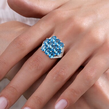 Anillo en plata con Cianita pavo real