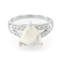 Zilveren ring met een howliet