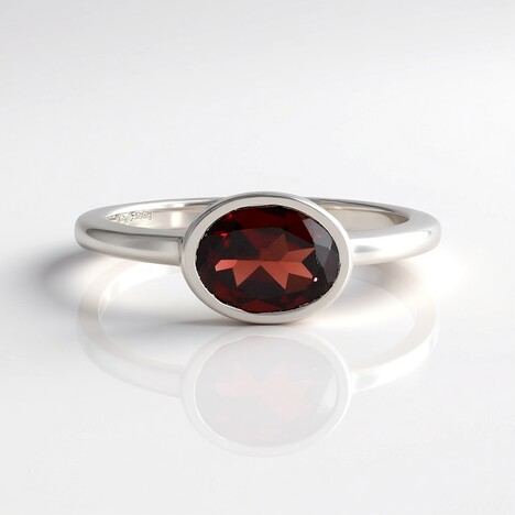 Anello in argento con Granato d’India