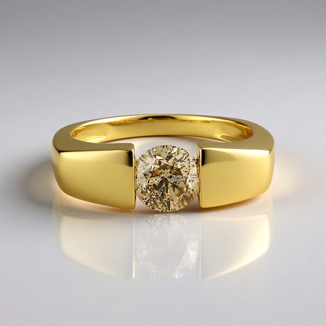 Anello in oro con Diamante Champagne I2
