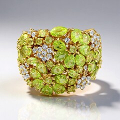 Anello in argento con Peridoto della Birmania