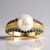 Anello in oro con Perla Bianca dei Mari del Sud (Michelle Albala)