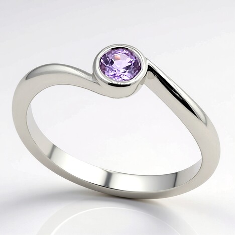 Bague en argent et Saphir pourpre de Ceylan