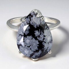 Anello in argento con Ossidiana Fiocco di Neve