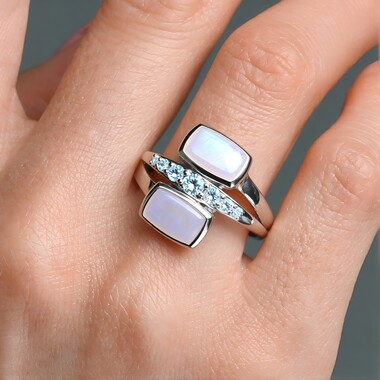 Blue Moonstone Silver Ring (KM by Juwelo)